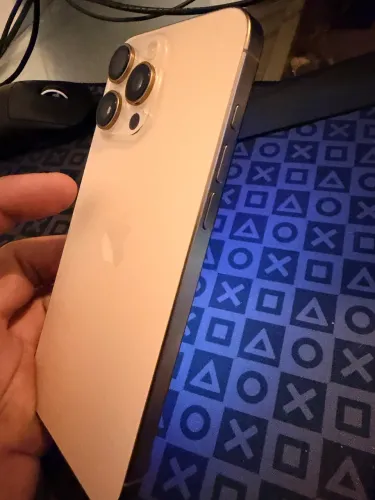 iPhone 16 pro Max muito novo