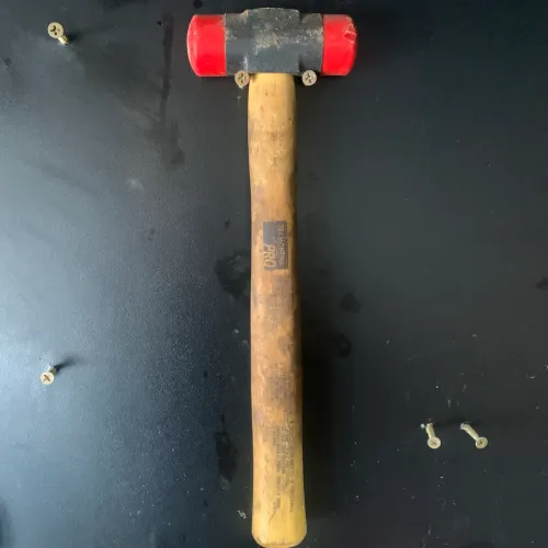 Martelo de borda plástica