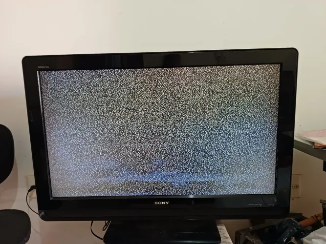 TV Sony Bravia LCD 32 polegadas +conversor digital.