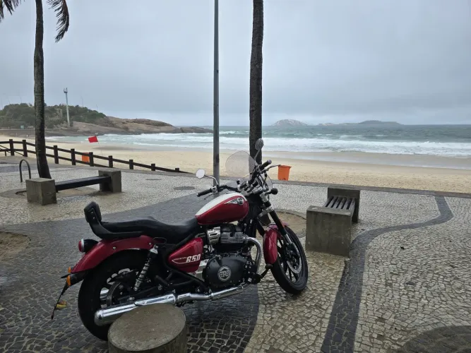 Super Meteor 650 2025/2025 Celestial Red R$32k 9400km