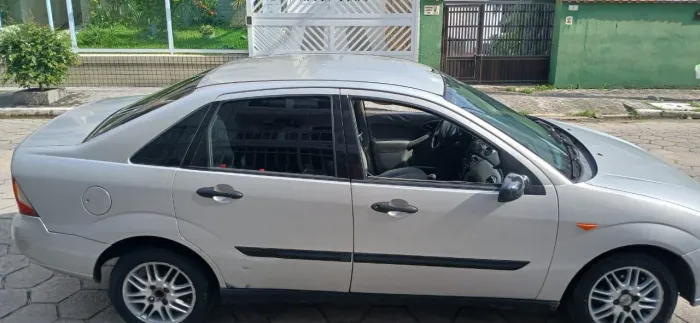 Ford Focus Sedan 2.0 16v/2.0 16V Flex 4P 2001