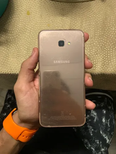 Samsung J4+