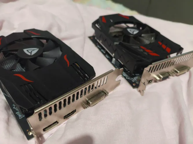 VENDO ESSAS DUAS PLACAS DE VÍDEO LIGA E NÃO DA IMAGEM Rx550 as duas