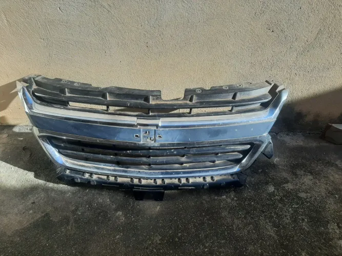 Vendo grade fontal parachoque S10 2014 acima 