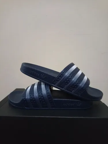 ChineloCHINELO ADIDAS azul tamanho 38/39 original com etiqueta.