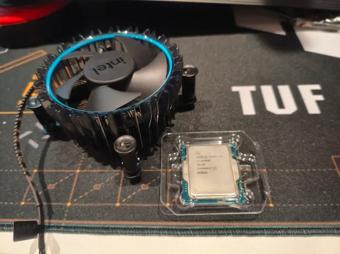 I5 12400f + cooler box