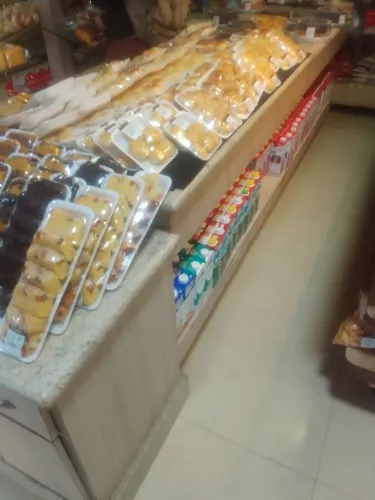 Mesa expositora de produtos padaria Paracatu Taguatinga.