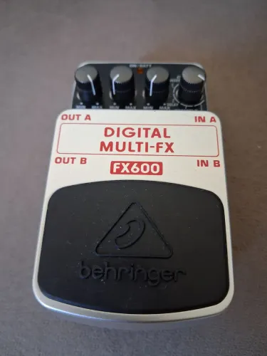 Pedal Digital/Multi-FX600