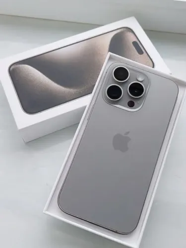 ? iPhone 15 Pro Max 256GB Seminovo | 85% de Bateria | Pronta Entrega