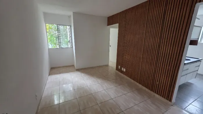 Vendo Apartamento 2/4, 3º andar, Cajazeiras 11, ao lado do Atakarejo