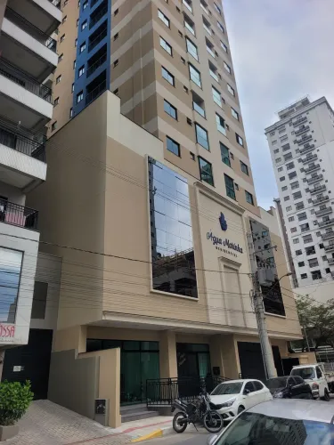 Apartamento novo, 02 suites, lavabo, prédio recém entregue em Itapema/SC.