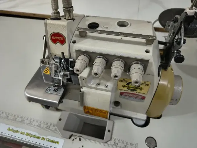 MAQUINA INDUSTRIAL OVERLOCK PONTO CADEIA JACK JK-805