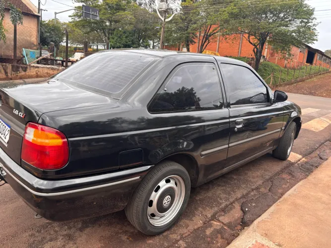 Volkswagen Logus 1.8 / CLI / CL (álcool) 1996