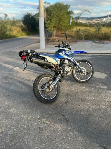 Lander 250 azul personalizado