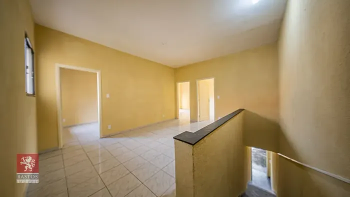 Casa residencial para locação com 3 dormitórios e quintal