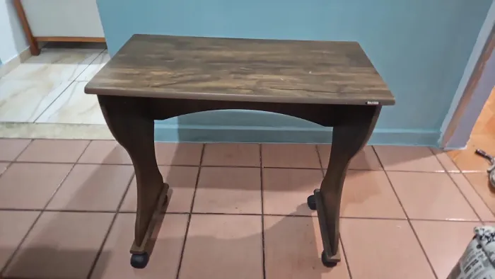 Mesa de escritório pequena