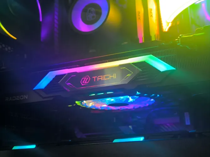 RX 6800 XT Taichi - Placa ótima, em perfeito estado COMPRE