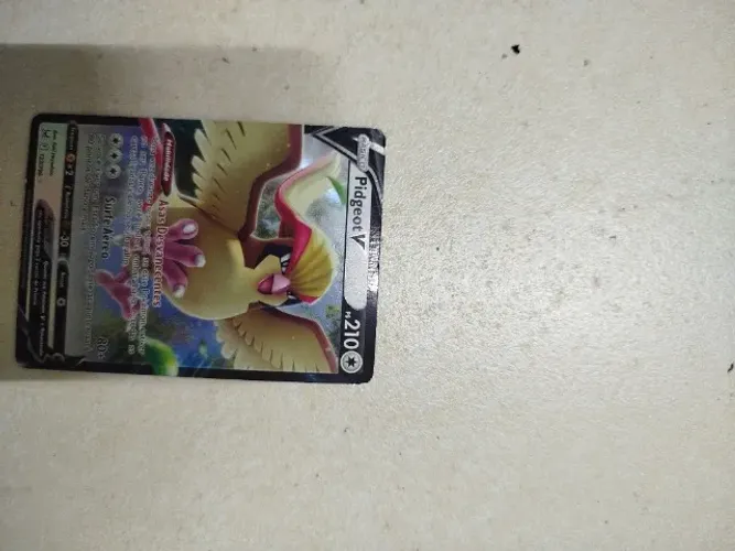 Carta pokémon(Pidgeot V)