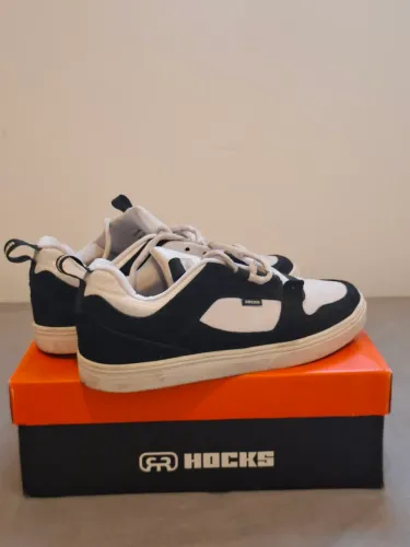Tênis da Hocks