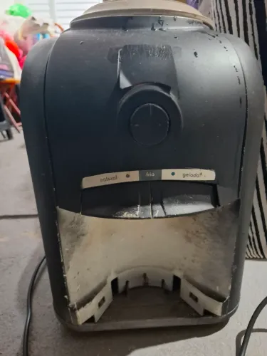 VENDE-SE FILTRO DE ÁGUA USADO E COM DEFEITO!