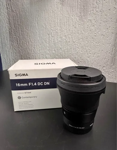 Lente sigma 16mm f1.4 impecável, encaixe emount para Sony completa com pára-sol e caixa