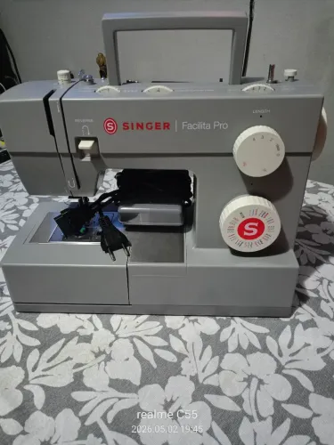 Máquina de costura Singer facilita pro 4432