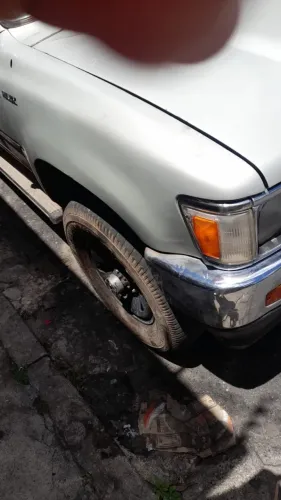 Toyota Hilux CD 4X4 2.8 Diesel Mec. 2001