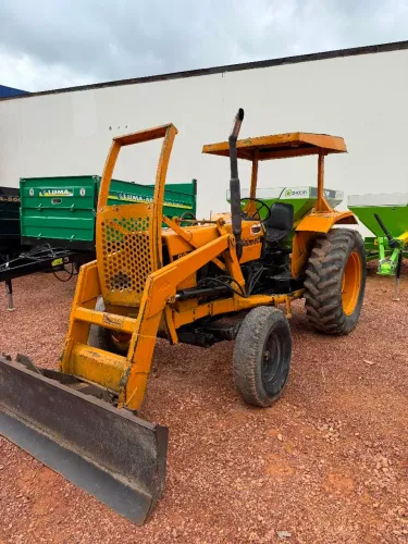 Vendo trator Valmet 68