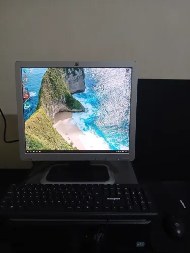 Computador DELL OPTIPLEX 330 completo com monitor, mouse e teclado