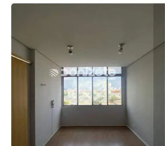 Sala Comercial de 45m² no Centro de Santo André  3 Salas, 1 Banheiro, Laminado, Pronta par