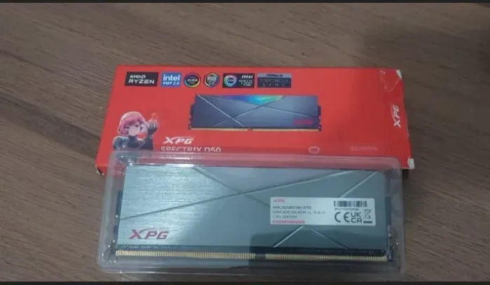 Memória RAM XPG Spectrix D50 RGB 8GB DDR4 3200MHz CL16