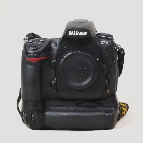 Nikon D700  com lente 28-85  