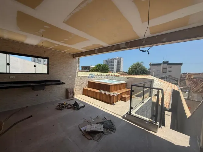 Casa à venda em Praia Grande no Caiçara com 3 Dormitórios