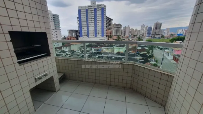 Apartamento na Guilhermina, 2 Dormitórios, Sacada, Lazer, Confira na Imobiliária em Praia