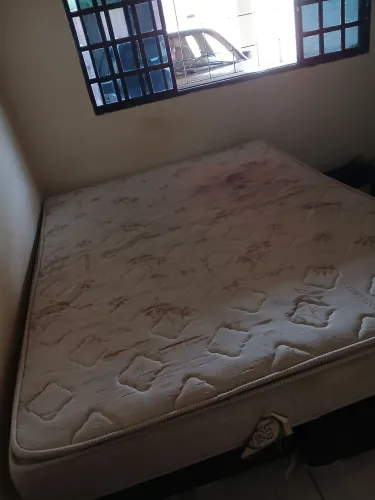Cama Casal Queen 