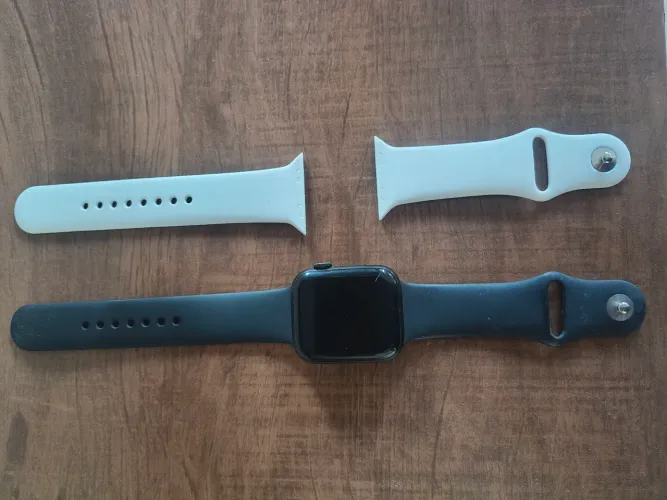 Smartwatch IWO 12 Lite W26; Obs: Pequeno arranhão no canto inferior direito da tela