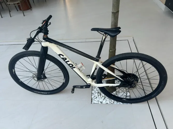 BIKE MTB CALOI ELITE CARBON TAMANHO 15 Revisada Pneus novos