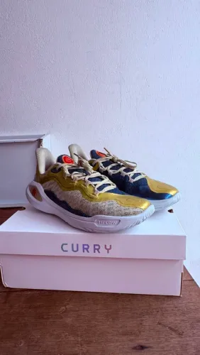 UNDER ARMOUR CURRY 11