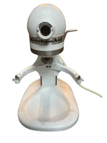 Batedeira KitchenAid Heart Duty funcionando sem bolw e sem batedores