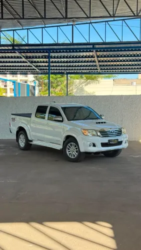 Toyota Hilux CD SRV D4-d 4X4 3.0 TDI Diesel AUT 2014