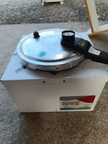 Autoclave vertical 5 litros