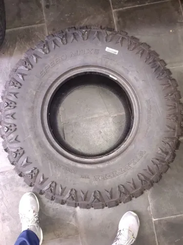 Vende-se 4 pneus novos 