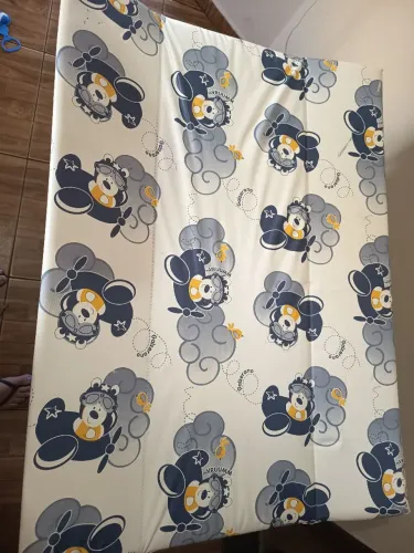 Vendo trocador de bebê com banheira, mangueira, e suporte de banheira