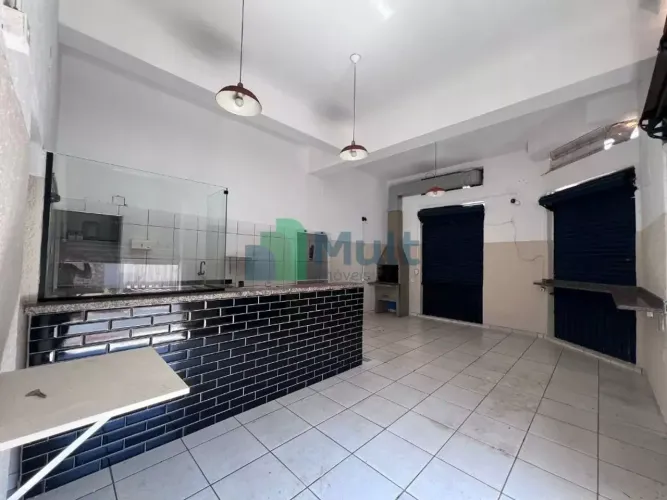 Salão Comercial com Piso frio / Pintura Nova / Laje, localizado no Bairro Campos Elísios c
