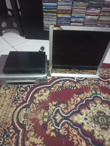 Monitor,dvd e vídeo cassete ( retirada de peças )