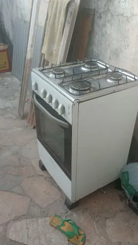 Vendo um fogão 4 bocas por 200