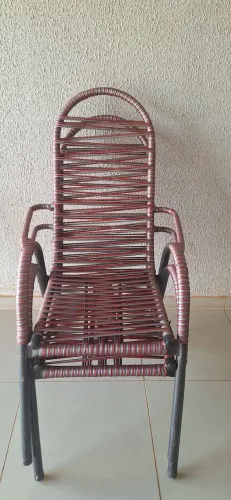 Cadeira de fio super conservada 200,00 cada