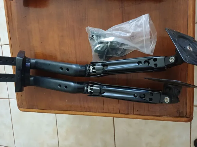 Suporte articulado Duplo ELG para 2 monitores