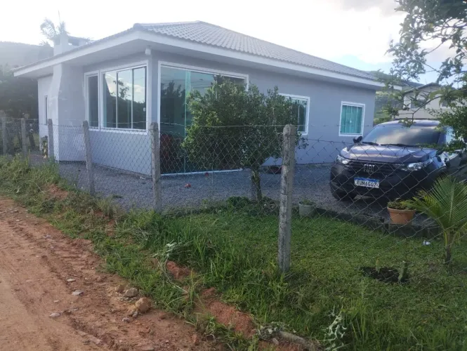 Casa a venda em bairro Areias Paulo Lopes sc