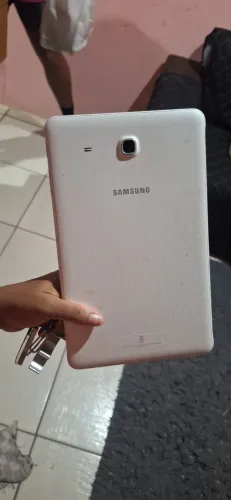 ? VENDO TABLET SAMSUNG GALAXY TAB E - 9,6"